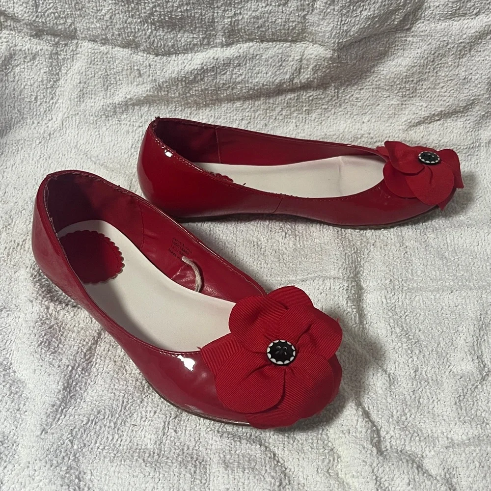 Janie and Jack girls Red patent leather Shoes with Flower Accent in size 1